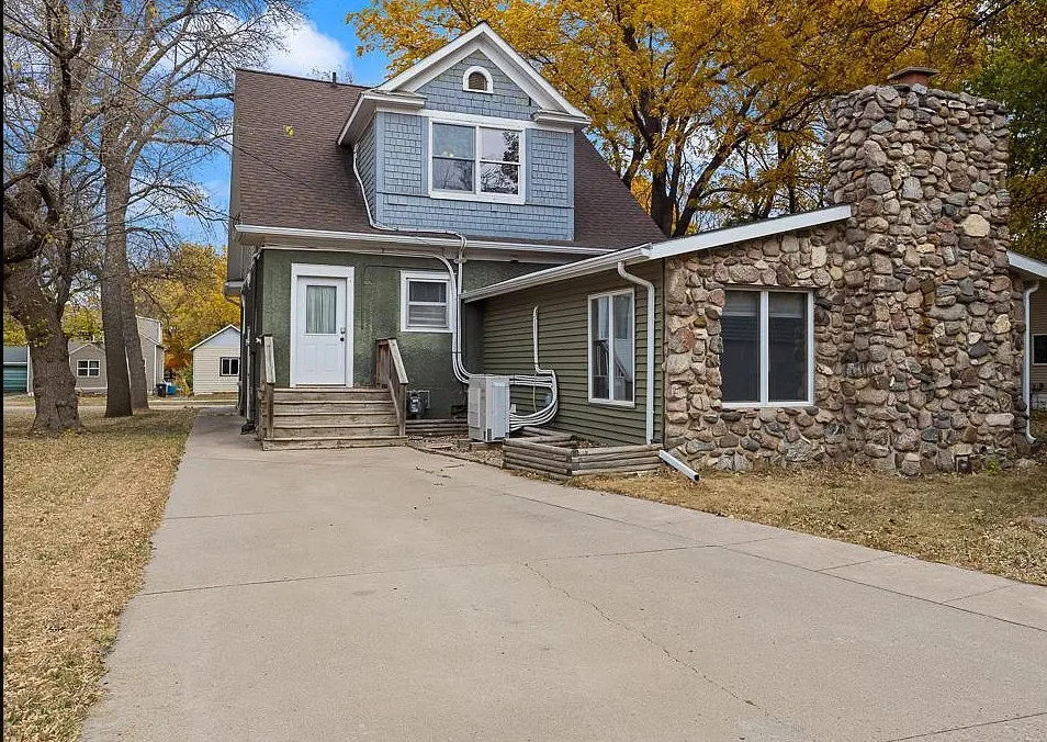 This is cute! Bigger than it looks! Circa 1913 in Minnesota