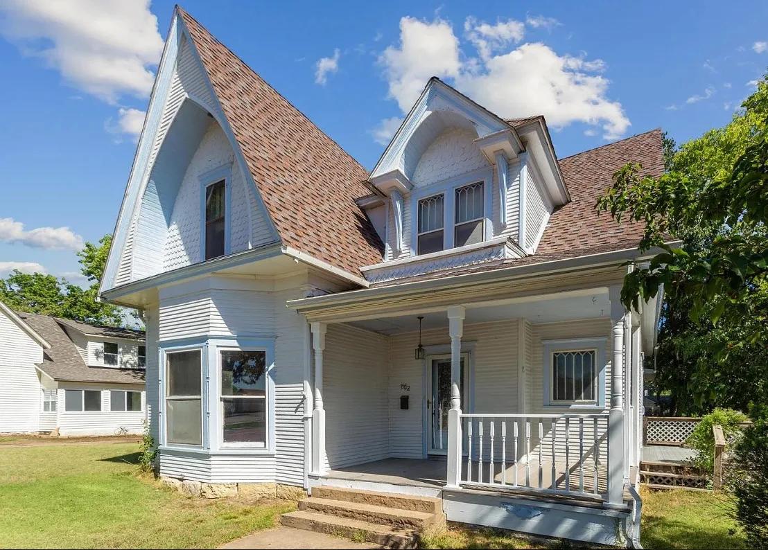Pretty details! Circa 1908 in Kansas.