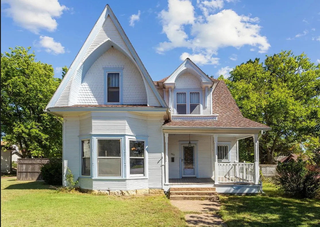 Pretty details! Circa 1908 in Kansas.