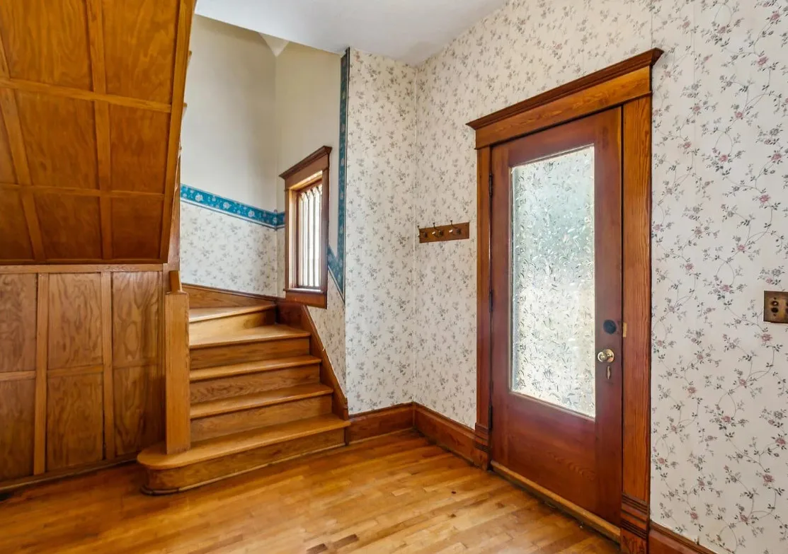 Pretty details! Circa 1908 in Kansas.