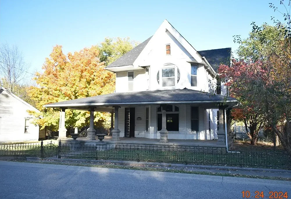 Look inside! George Barber House, Circa 1900 in Indiana