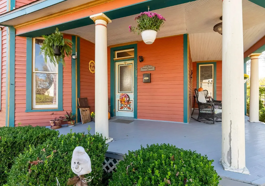 Pretty woodwork! The Essick House, Circa 1891 in Illinois