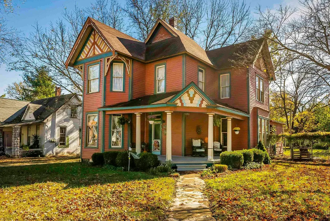 Pretty woodwork! The Essick House, Circa 1891 in Illinois