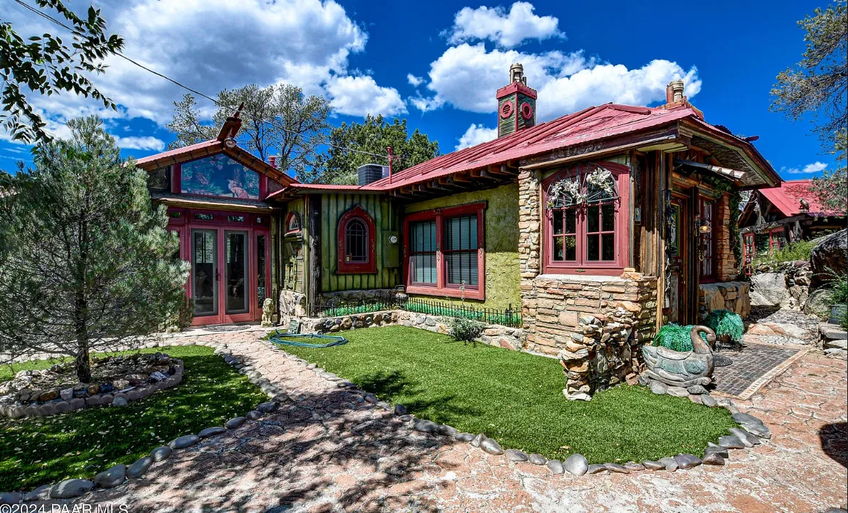 OMG! This is so cool! Circa 1956 in Arizona