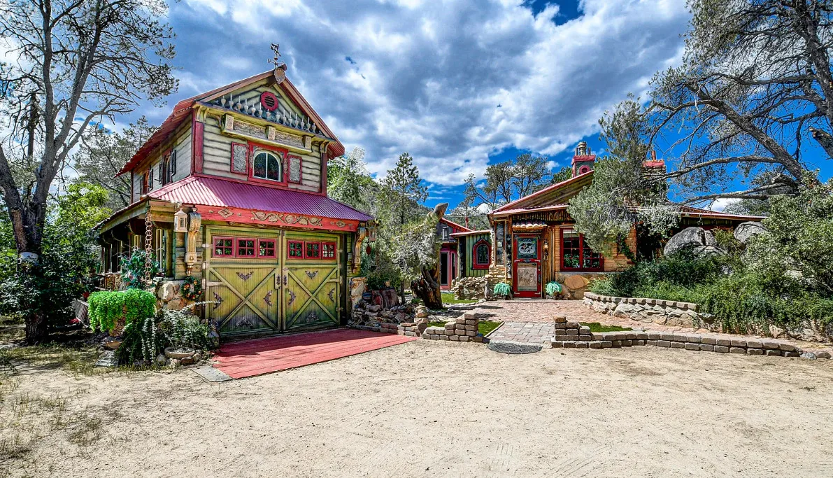 OMG! This is so cool! Circa 1956 in Arizona