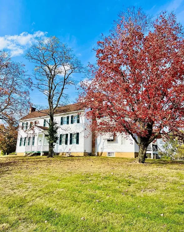 Circa 1840! Over two acres in Missouri