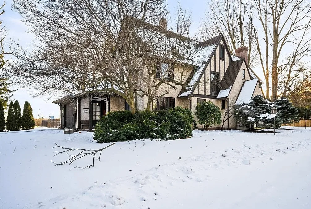 A lot of house for the money! Has a in-ground pool! Over an acre in New York. $414,900