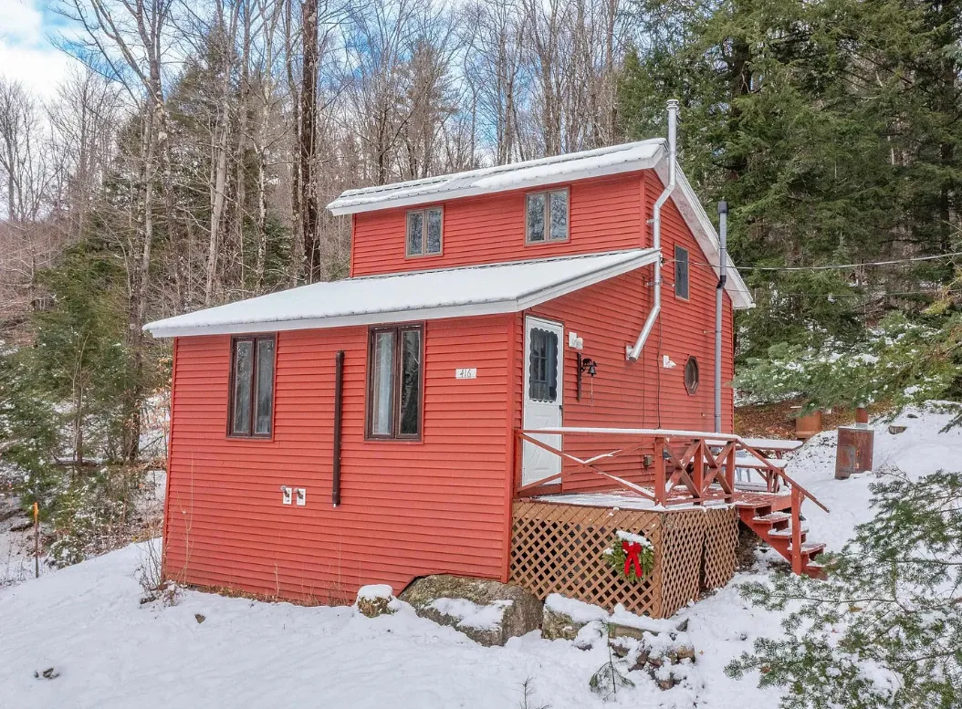 Cozy cottage in New Hampshire. Circa 1955. $199,000