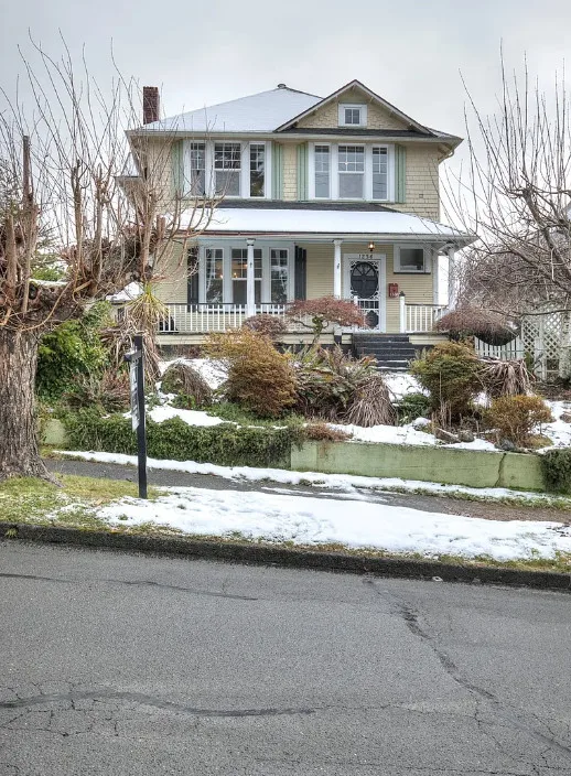 Nice curb appeal in Washington! Circa 1908. $299,000