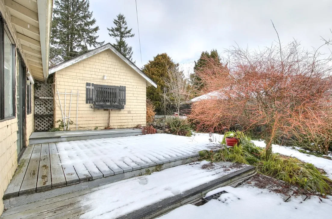 Nice curb appeal in Washington! Circa 1908. $299,000