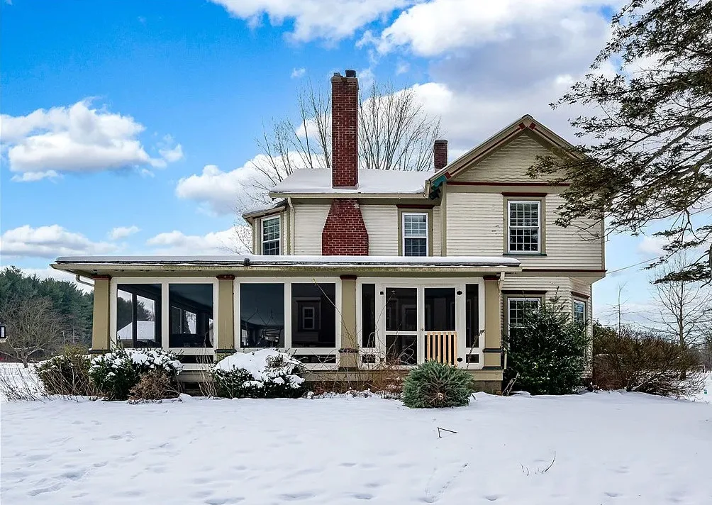 Pretty setting! Has a guest house! On 18 acres in Pennsylvania. $549,900