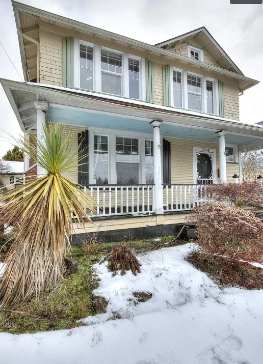 Nice curb appeal in Washington! Circa 1908. $299,000