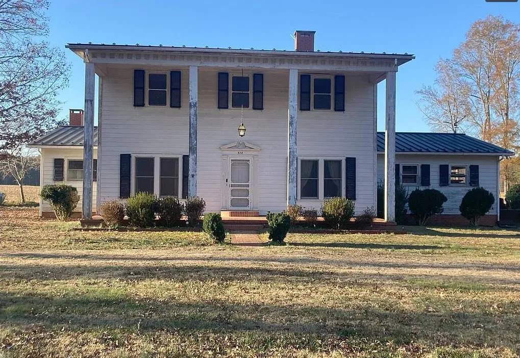 Stately looking! Circa 1919. Almost two acres in North Carolina. $400,000