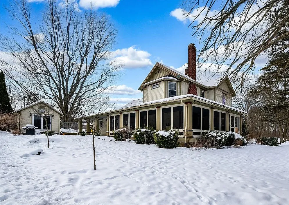 Pretty setting! Has a guest house! On 18 acres in Pennsylvania. $549,900
