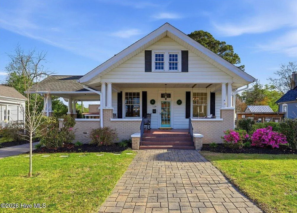 Sweet house! Wonderful porch! C. 1950 in North Carolina.