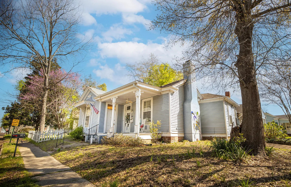 Diamond in the Rough! Saint John&rsquo;s Cottage, Circa 1838 in Mississippi.